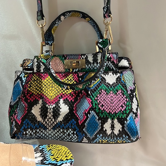 Multi Color Fashion Nova Size 6 w/Bag to match - Picture 3 of 5